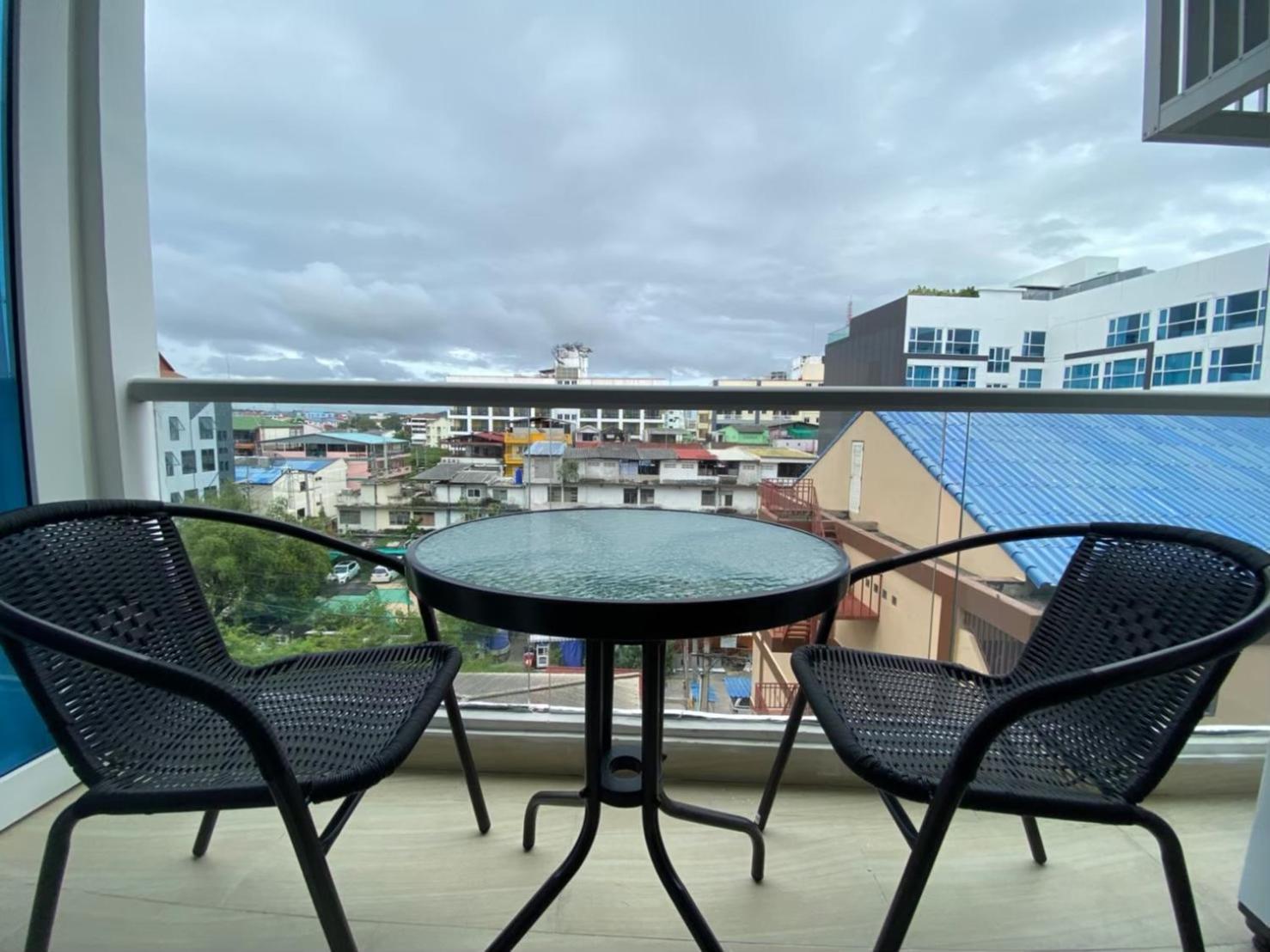 Grand Avenue Suites X Monthstayz Thailand Pattaya ภายนอก รูปภาพ