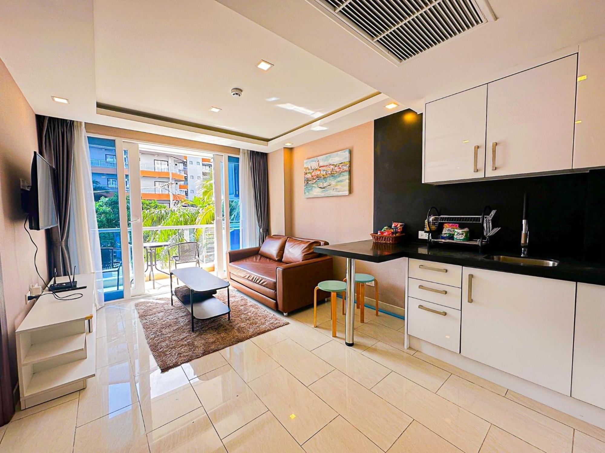 Grand Avenue Suites X Monthstayz Thailand Pattaya ภายนอก รูปภาพ