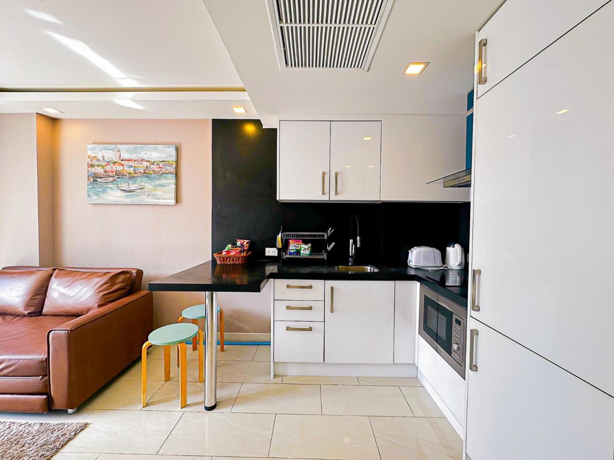 Grand Avenue Suites X Monthstayz Thailand Pattaya ภายนอก รูปภาพ