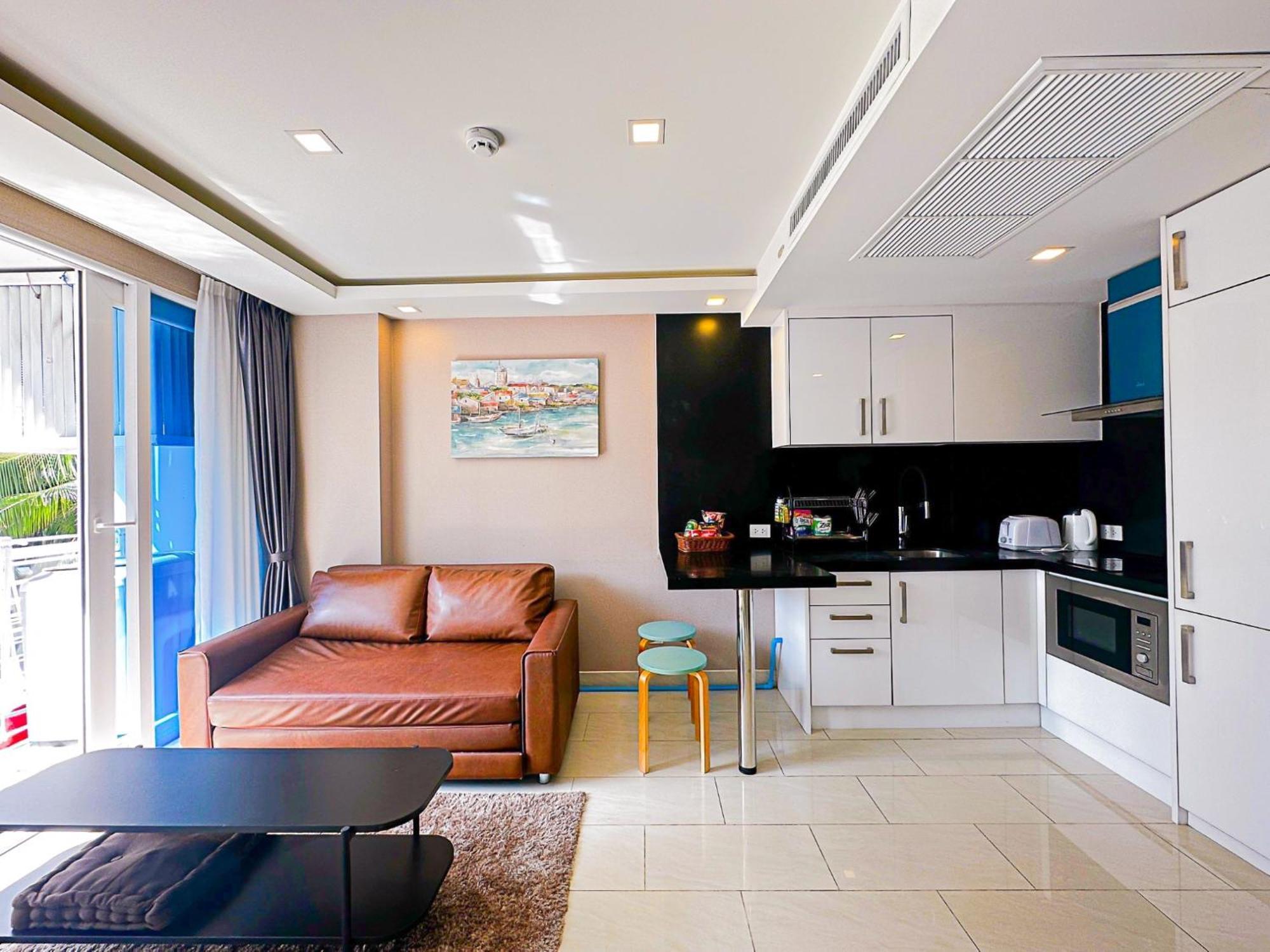 Grand Avenue Suites X Monthstayz Thailand Pattaya ภายนอก รูปภาพ